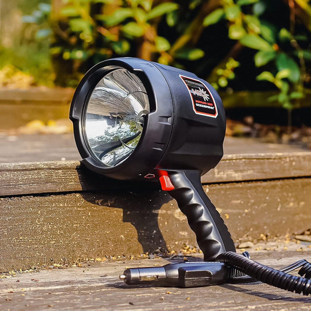 Handheld 2000 Lumen Spotlight Floodlight with 12V Car Charger and Nylon Storage Bag D177847
