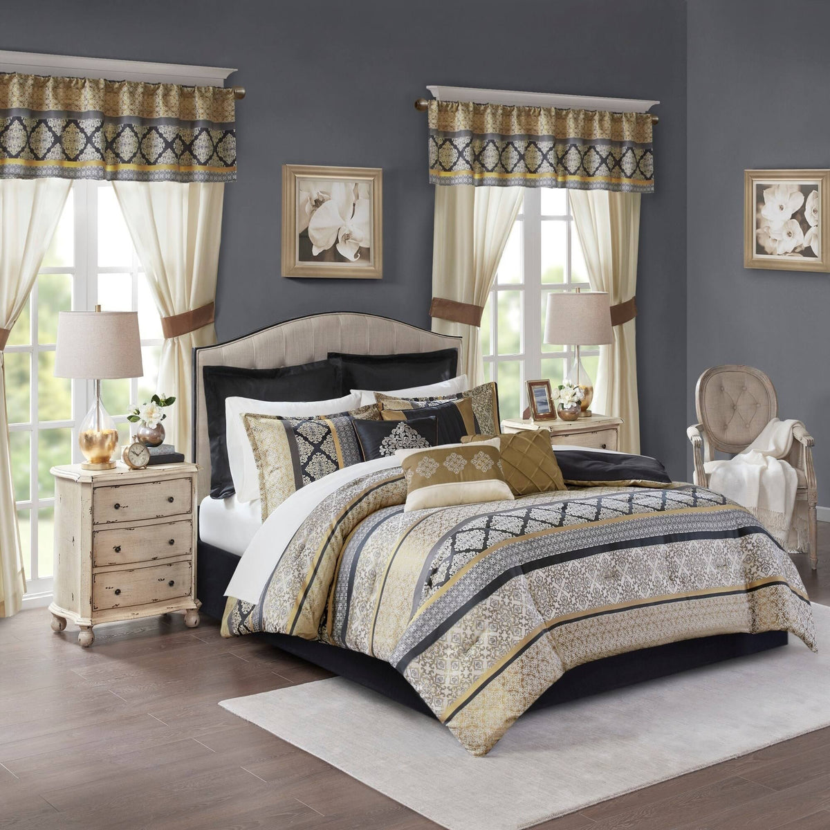 24 Piece Black Gold King Room in A Bag Z583733