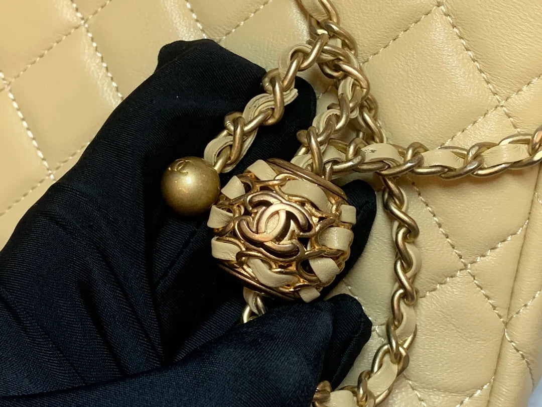 Beige Hobo Handbag P591