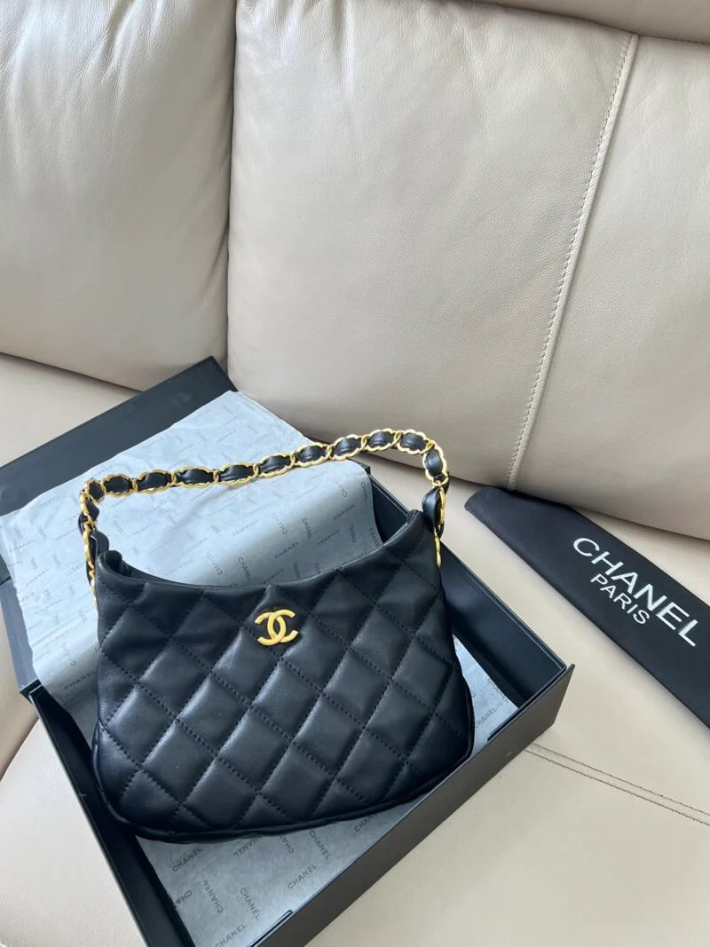 Hobo Handbag L158845