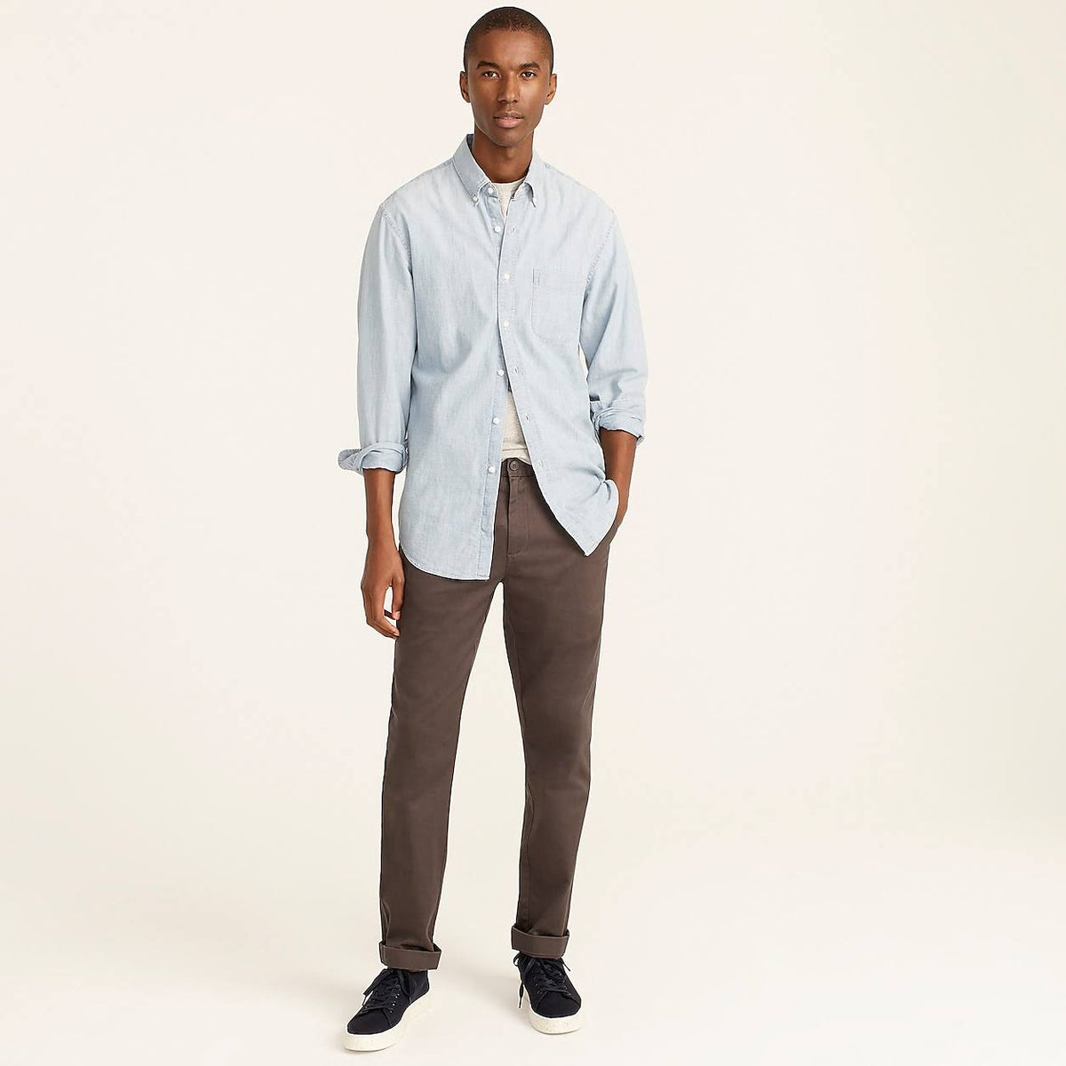 Men's Straight-Fit Stretch Chino Pant Q17338