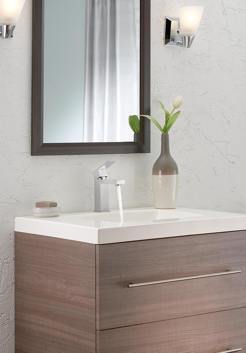 Chrome Single Hole Bathroom Faucet with Drain Assembly G89191