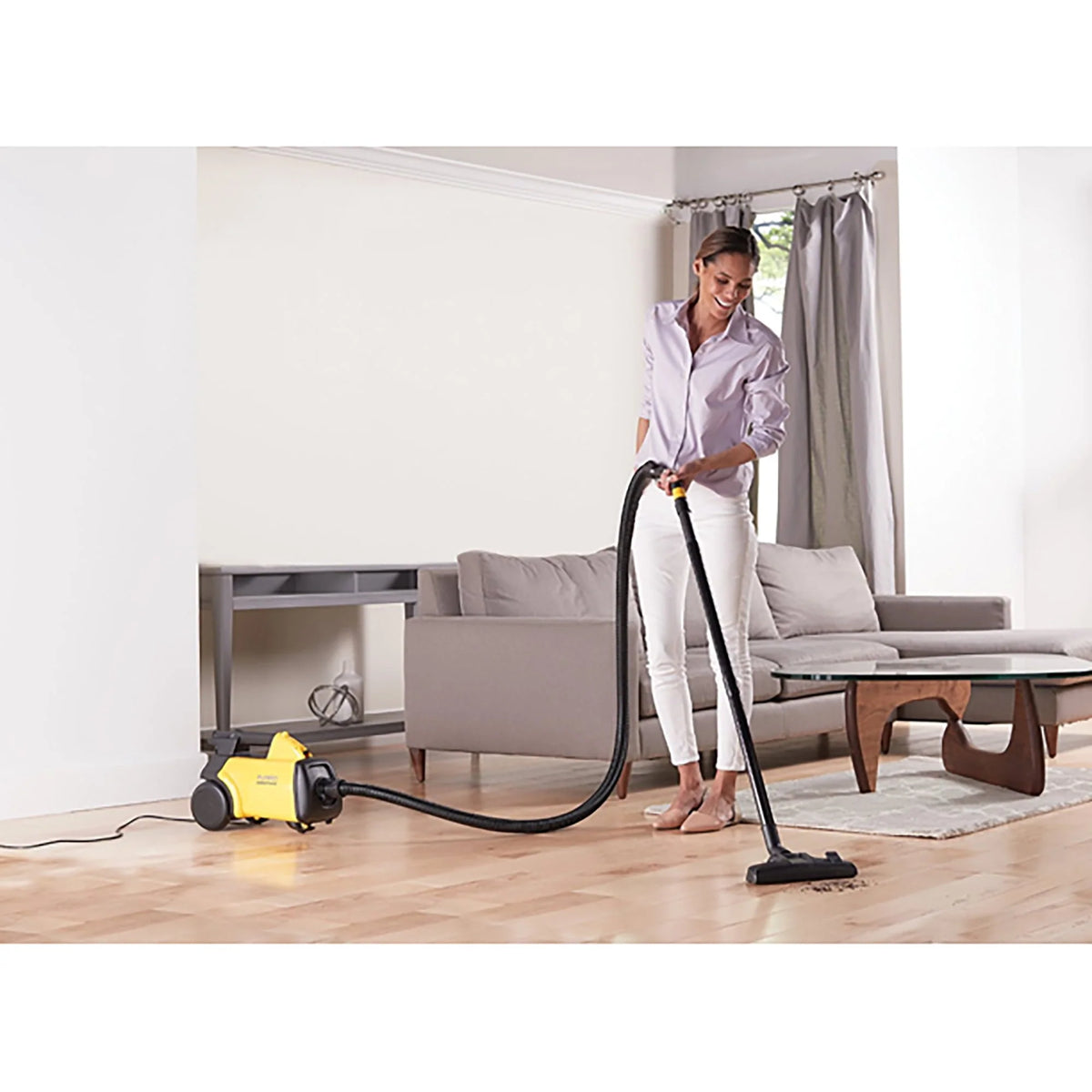 Bagged Canister Vacuum O4762
