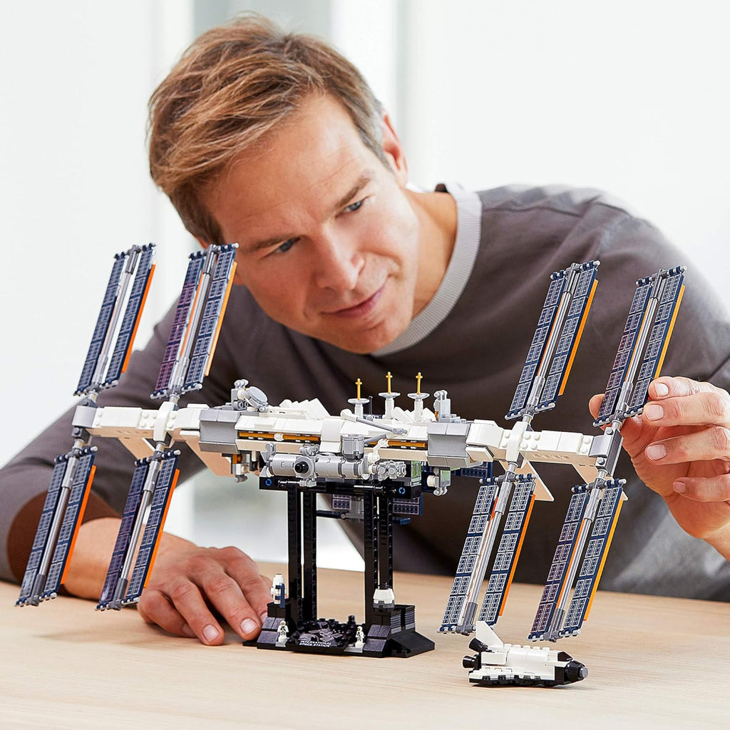 LEGO International Space Station Building Kit (864 Pieces) Q256