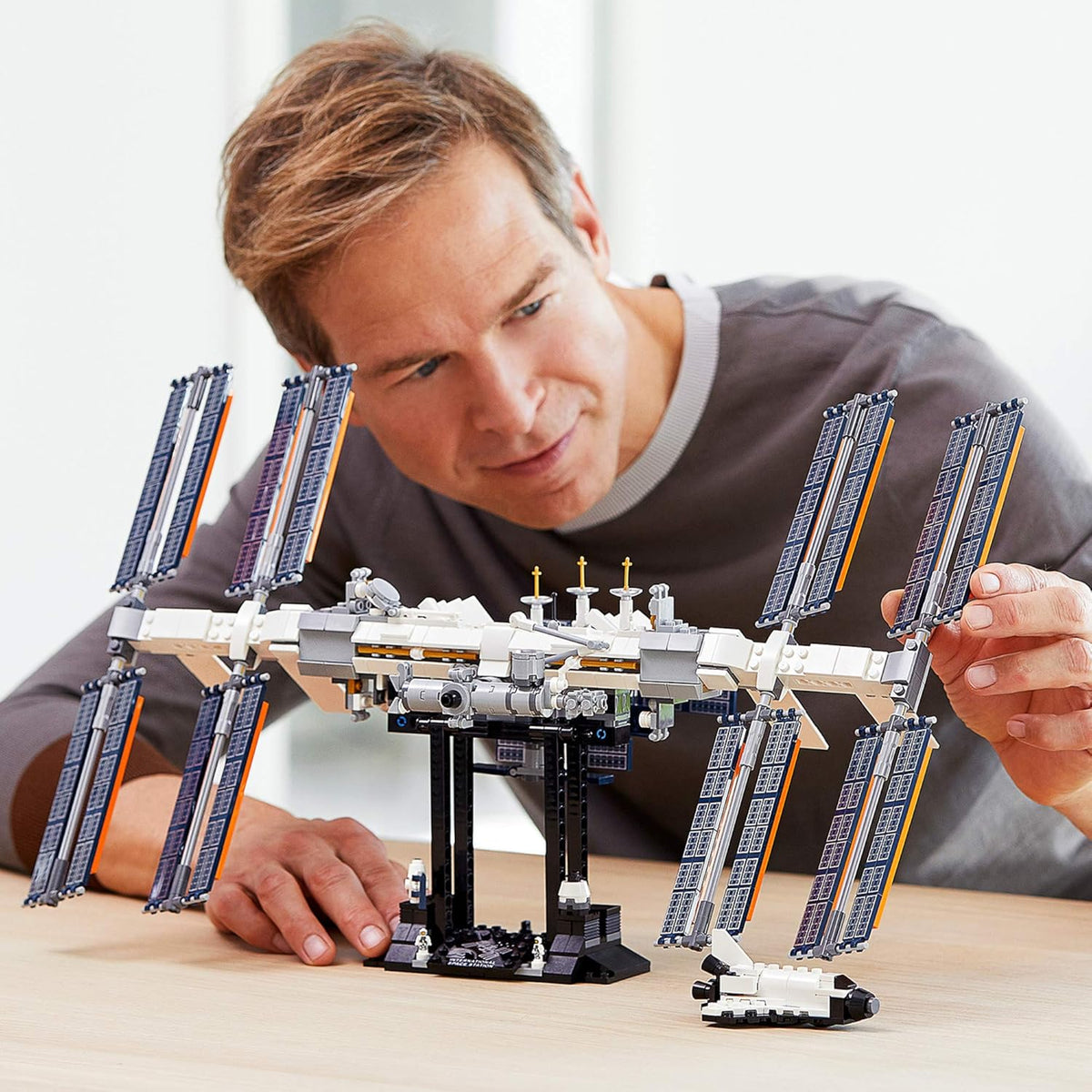LEGO International Space Station Building Kit (864 Pieces) Q256