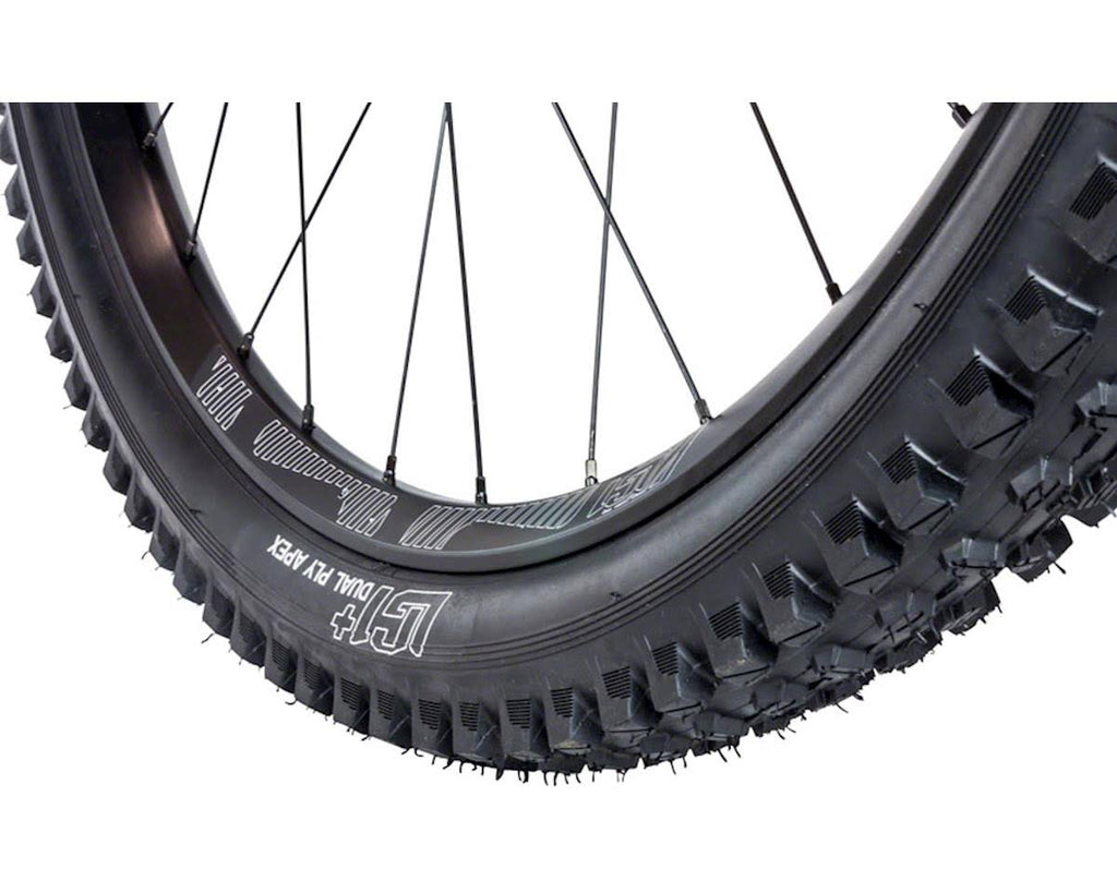 29 x 2.35 Black Tubeless Tire H122