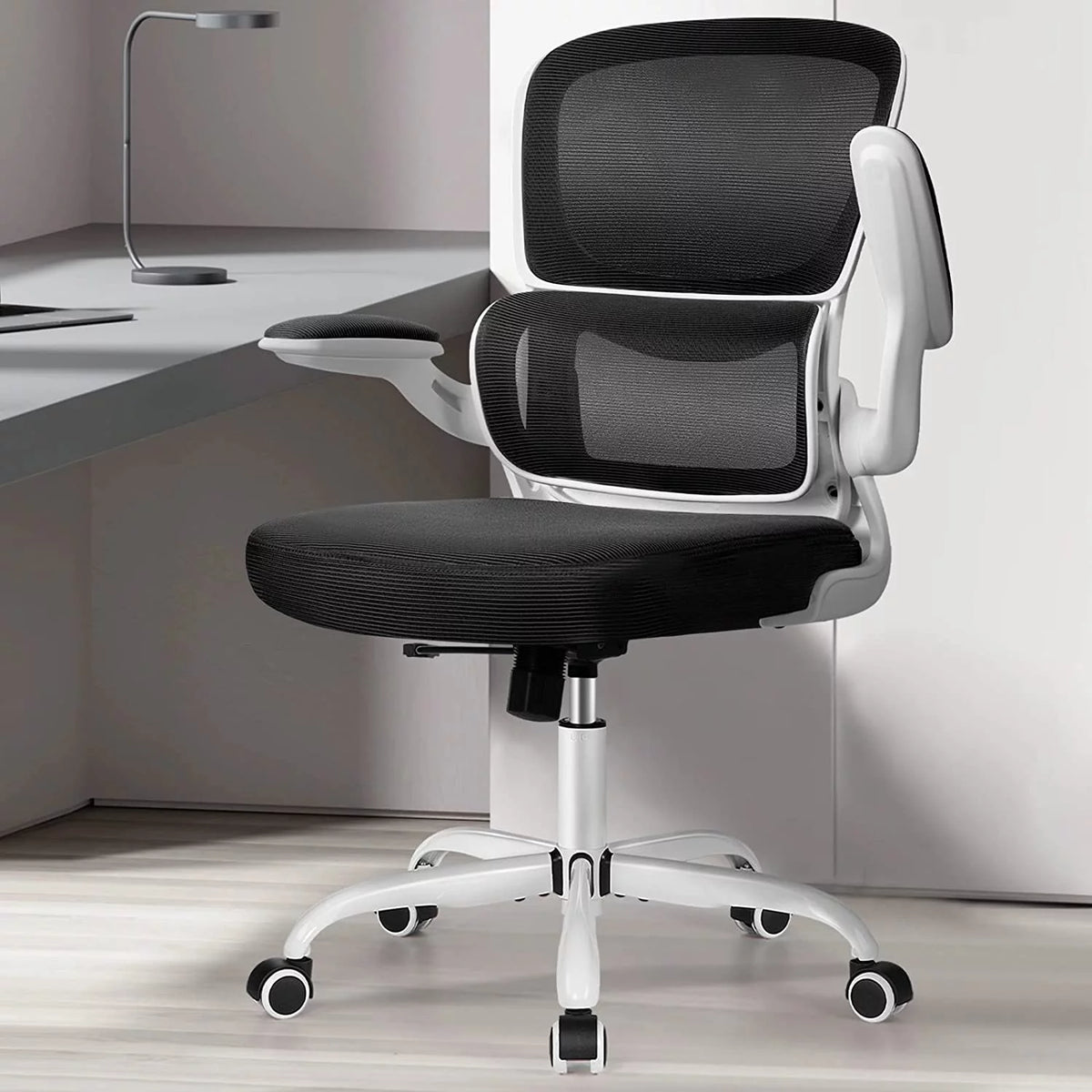 White Ergonomic Office Chair with Lumbar Support Q251127