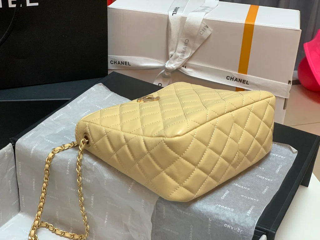 Beige Hobo Handbag P591