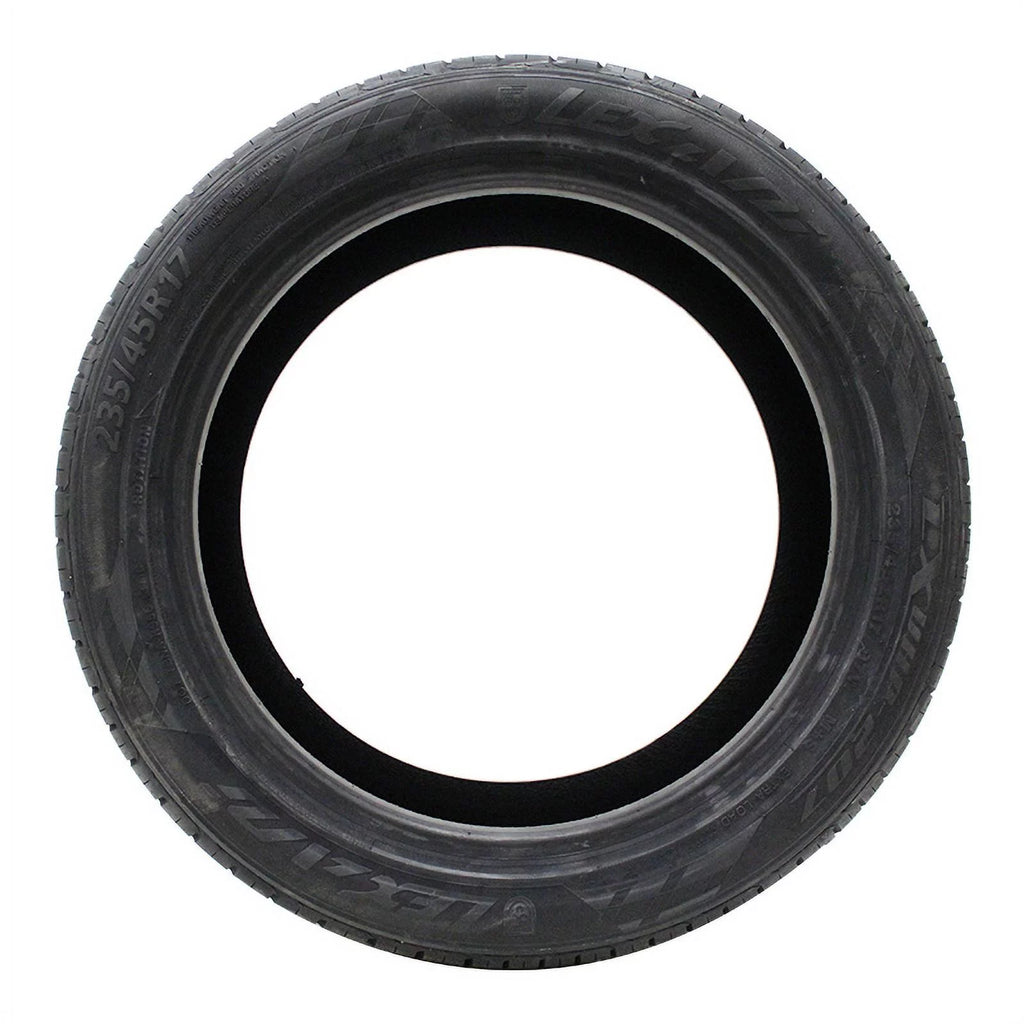 255/45ZR18 99W Passenger Tire M135