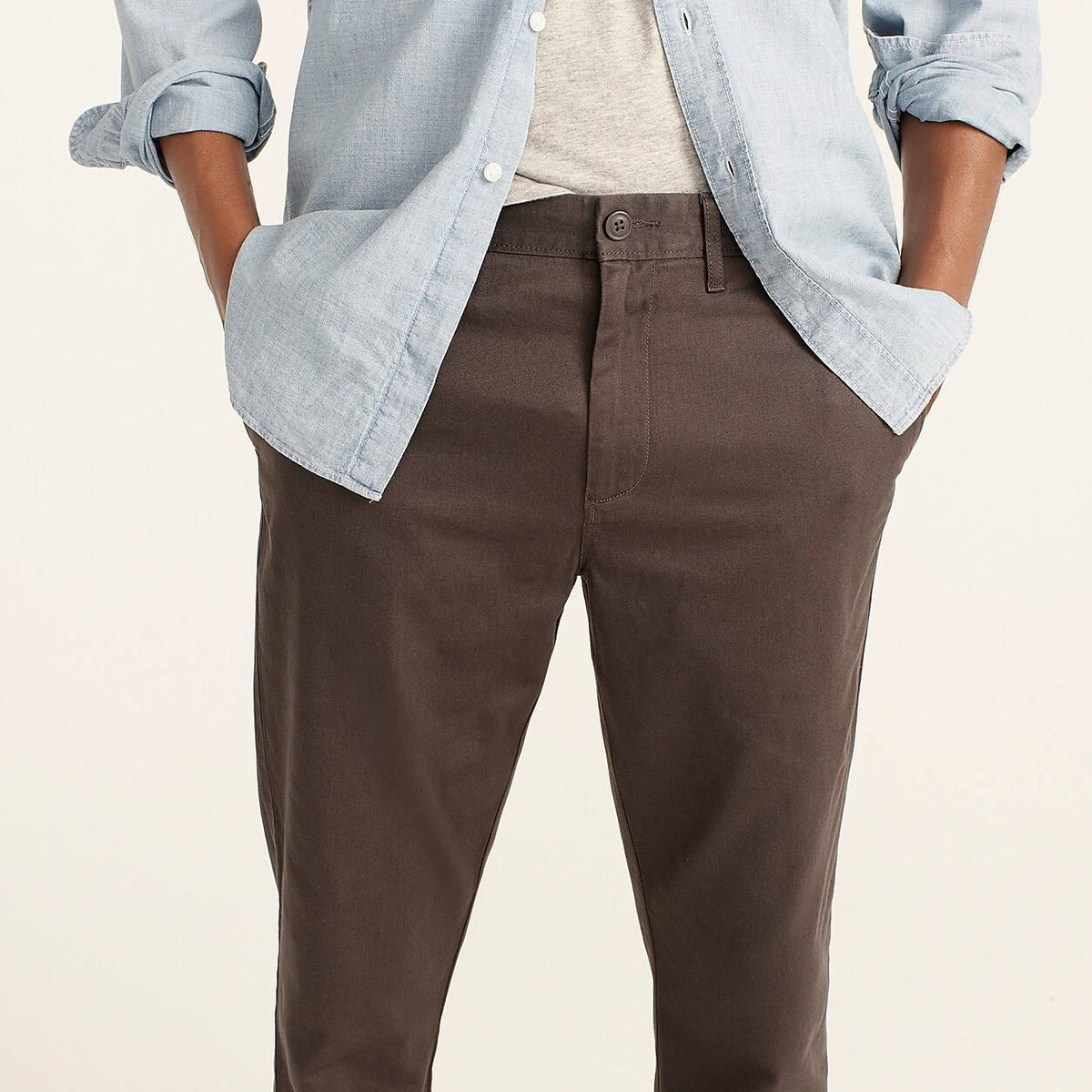 Men's Straight-Fit Stretch Chino Pant Q17338
